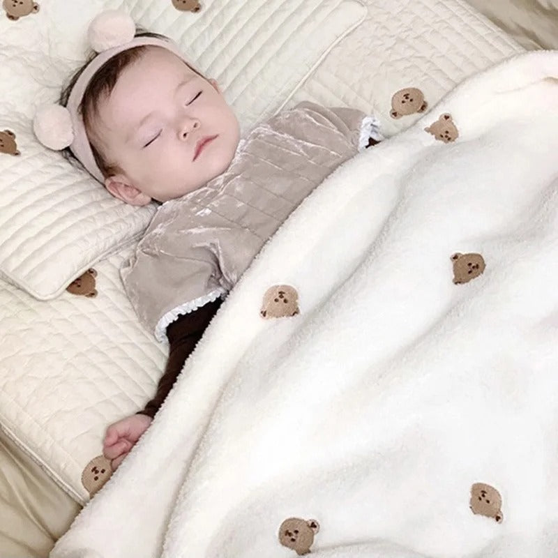 couverture bébé avec bébé