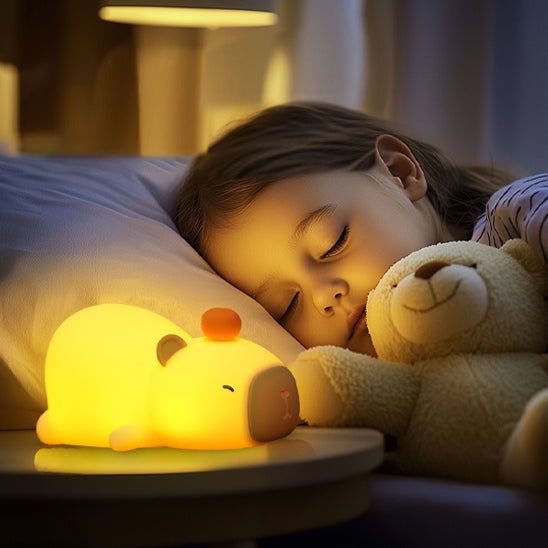 veilleuse bébé capybara enfant qui dort