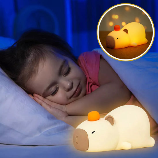 veilleuse bébé capybara petite fille qui dort