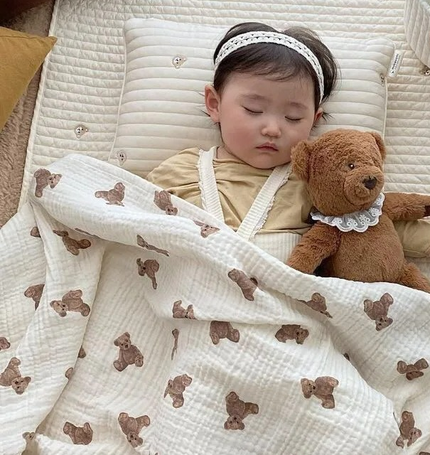 couverture bébé gaze de coton 90x130 cm ourson Minours face