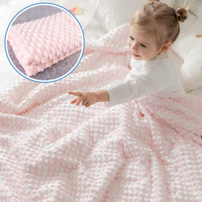 Couverture bébé minky pois gaufrés 100x70cm Dreamou™ avec fillette