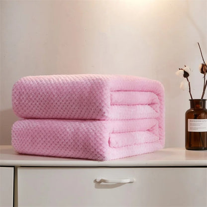 couverture bébé polaire gaufrée ultra douce doudéna rose pliée