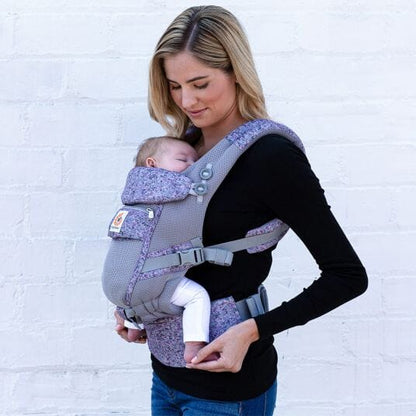  porte bébé randonnée avec bébé qui dort