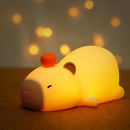 veilleuse capybara allumée lumière douce chambre bébé